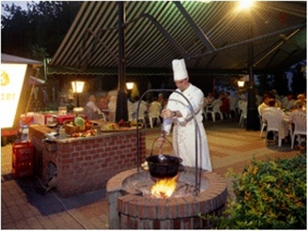 Terasse mit Gastronomie